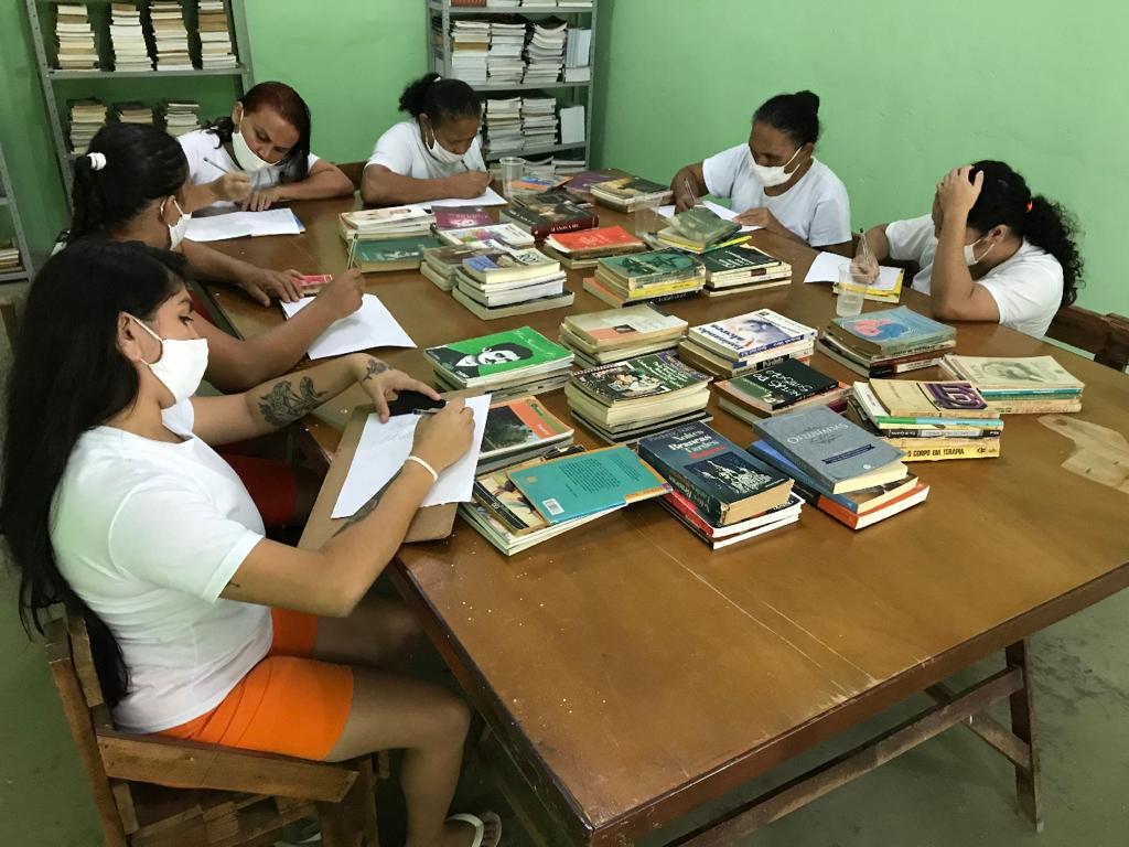 Cadeia Pública do Crato alcança meta histórica e tem 100% das internas em projetos de trabalho e estudo