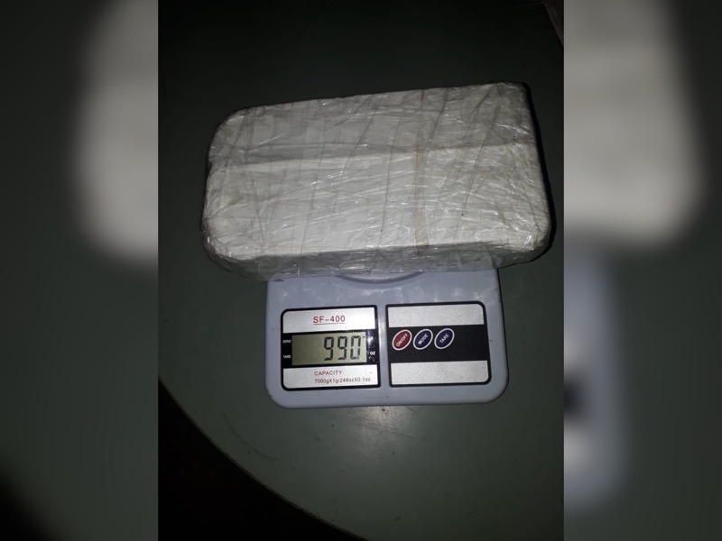 Crato: Polícia Civil prende irmã de chefe de facção com 1kg de cocaína