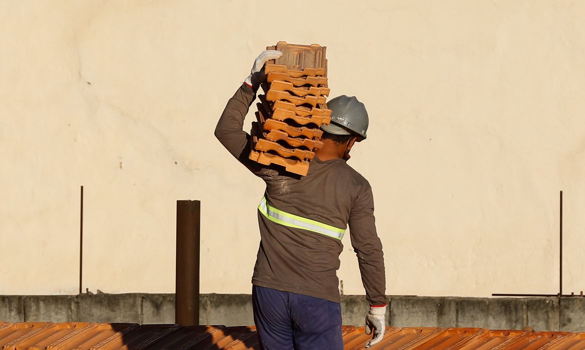 Preços da construção aumentam 0,99% em março, informa o IBGE