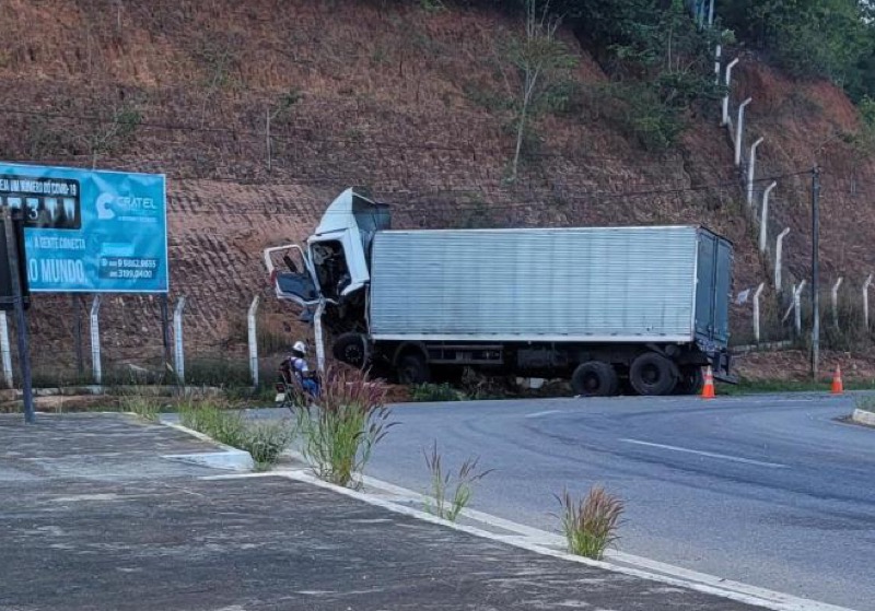 Crato registra novo acidente com caminhão desgovernado