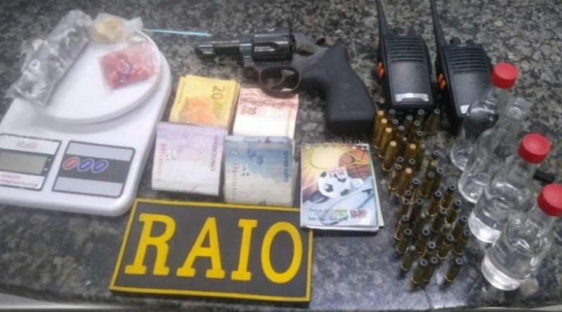 Crato: BPRAIO desarticula “boca de fumo” e apreende drogas, arma e munições