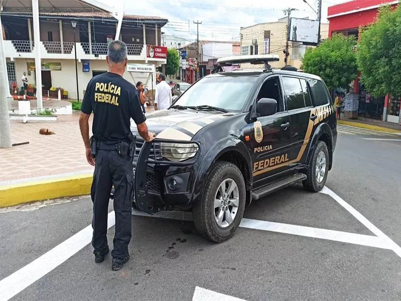 PF faz operação contra tráfico internacional de drogas