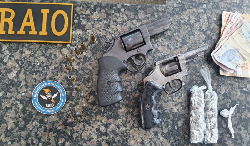 Trio é preso com armas e droga após perseguição policial no Crato