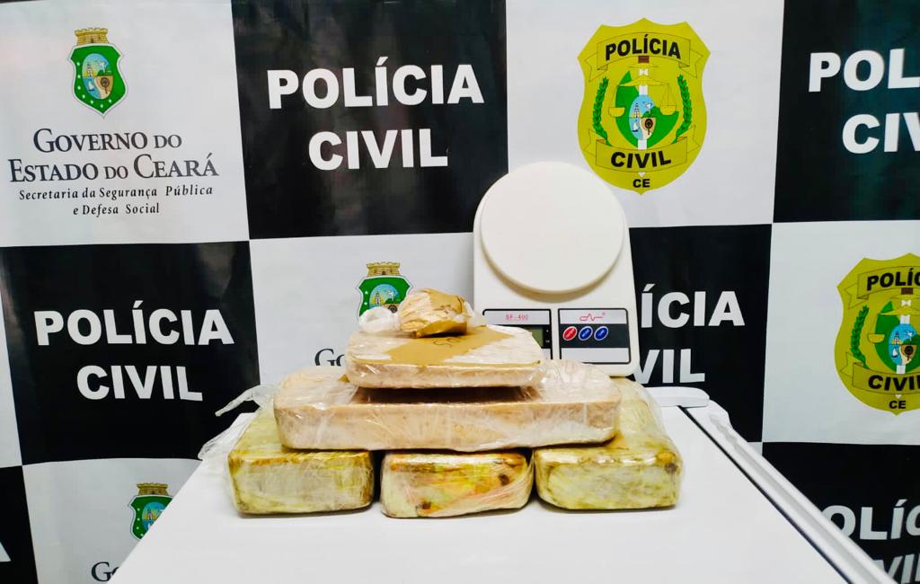 Polícia Civil apreende cinco quilos de crack no Cariri; Mulher usava filho adolescente para traficar a droga