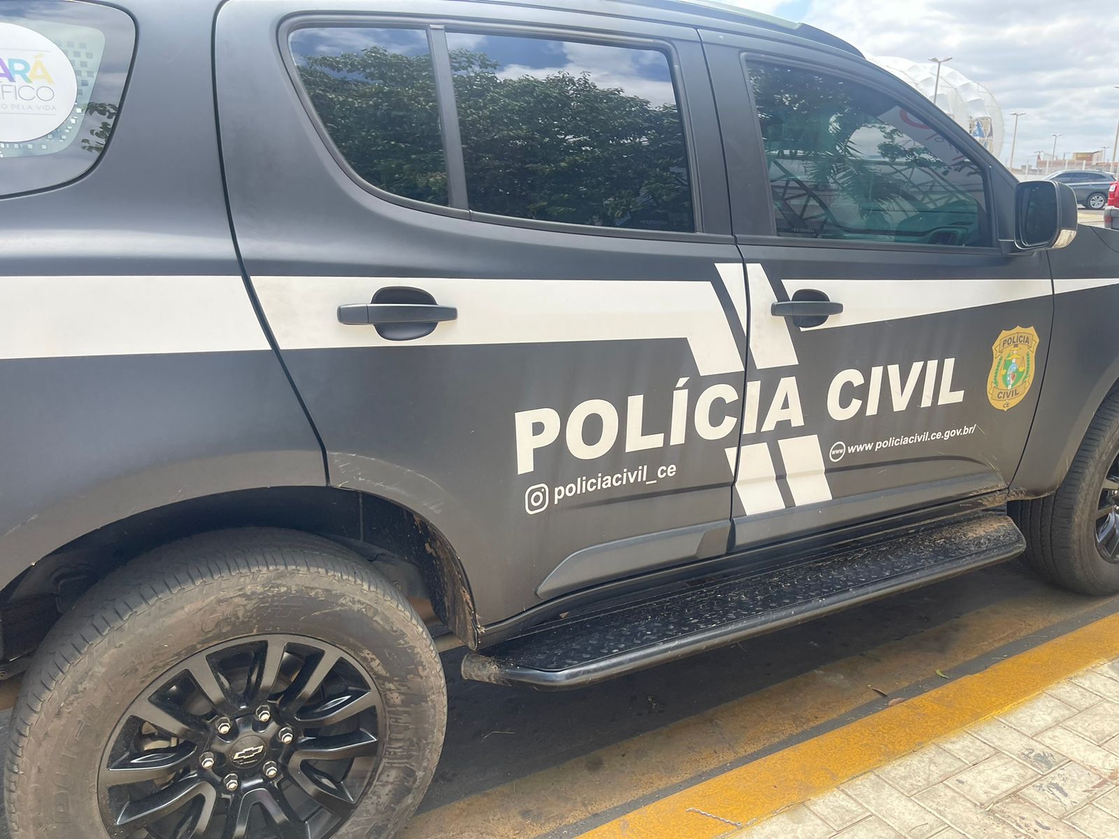 Casal é mantido refém no próprio carro e liberado após entregar R$ 4 mil para criminosos em Barbalha