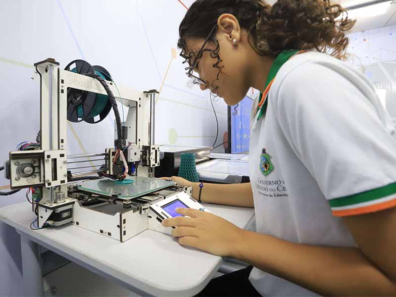 Primeiro Laboratório de Inovação Tecnológica do C-Jovem é entregue pelo governo em Fortaleza