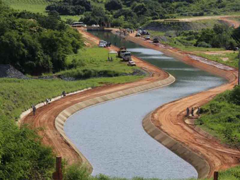 Governadora Izolda Cela sanciona lei que autoriza nova etapa do Projeto Malha D’água