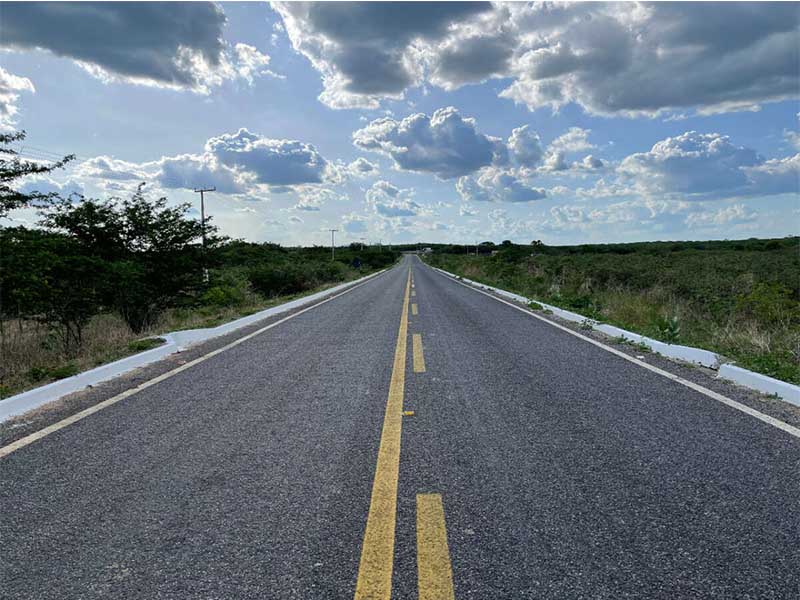 Ceará começa 2023 com mais de 500 km de obras rodoviárias em andamento