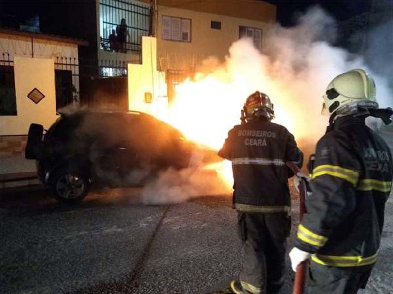 Corpo de Bombeiros apresenta medidas preventivas para evitar incêndios em veículos