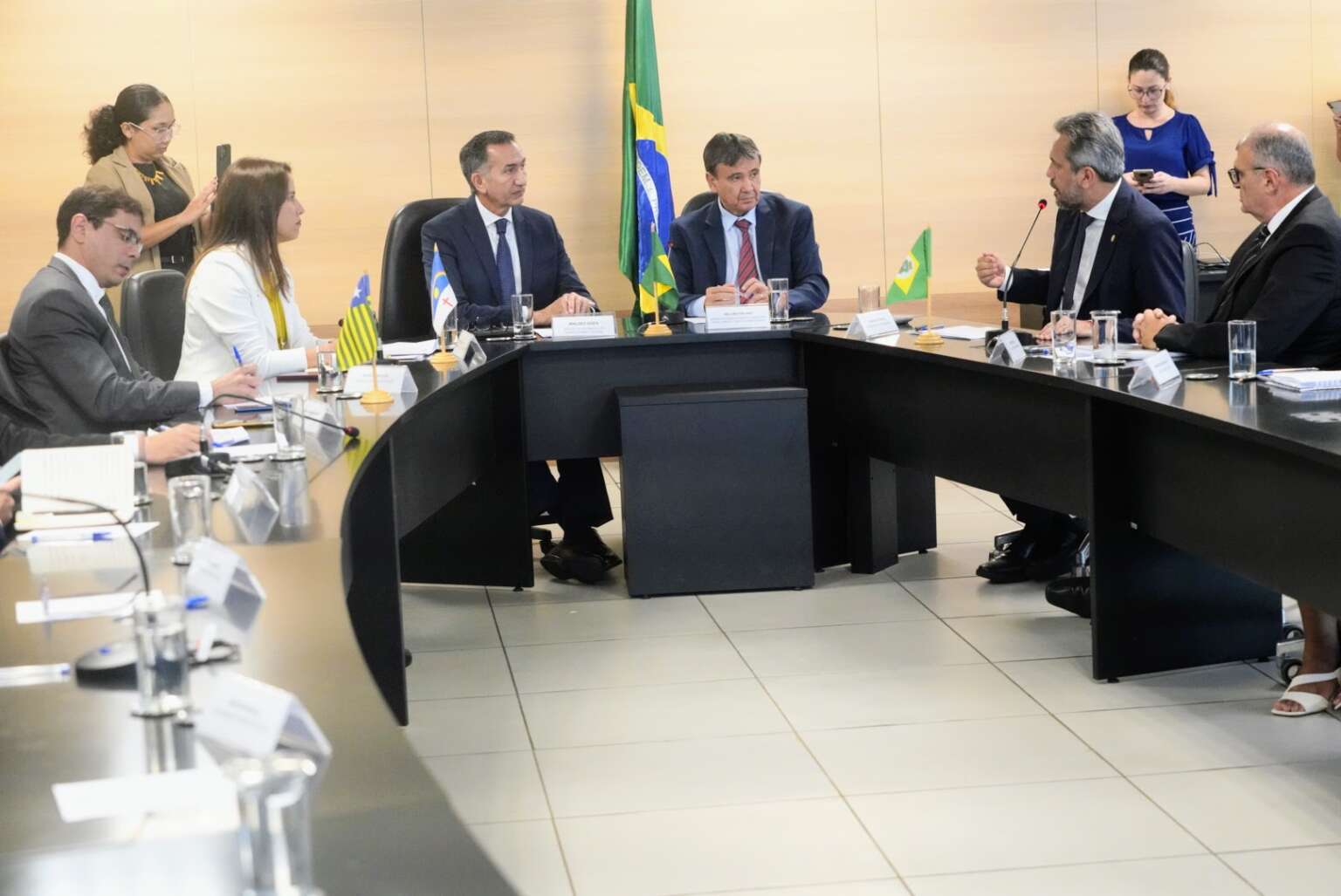 Em reunião com o Governo Federal, governadores do Nordeste articulam retomada do Projeto Transnordestina