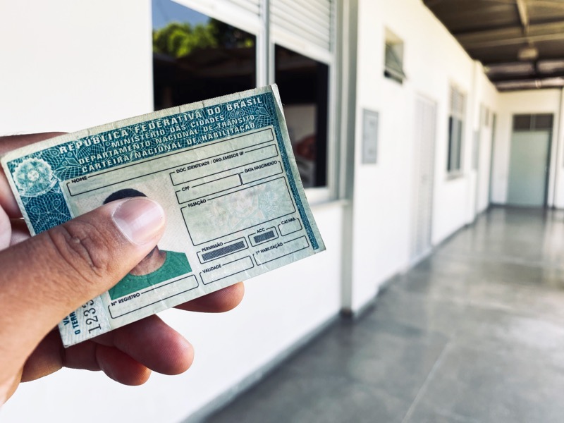 Projeto impede apreensão de CNH e passaporte de devedor