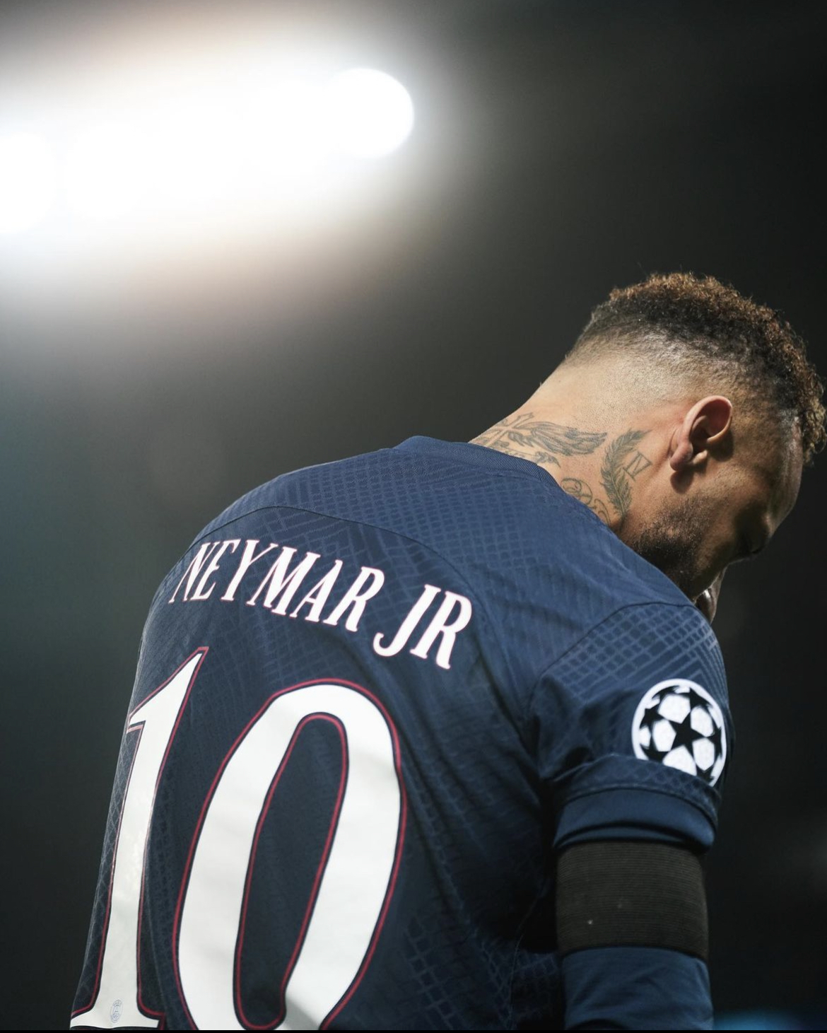 PSG pretende negociar Neymar e facilitará saída; Jogador também quer sair