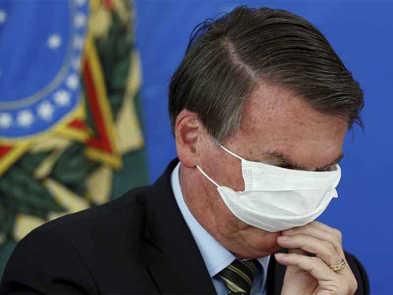 Justiça bloqueia R$ 87 mil de Bolsonaro por multas durante pandemia