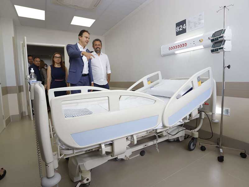 Novas instalações do Complexo Hospitalar da UFC são inauguradas com a presença do ministro Camilo e do governador Elmano