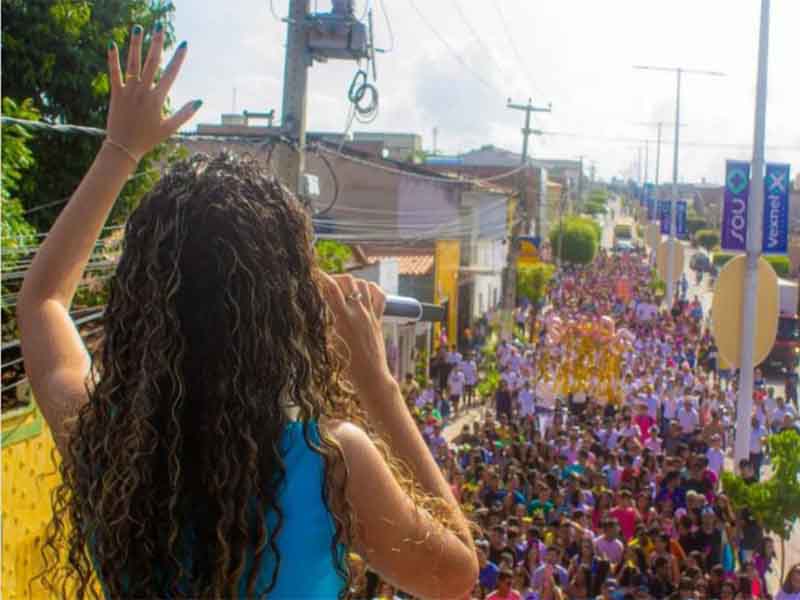 Lei classifica carnaval de Nova Russas, no sertão cearense, como manifestação cultural nacional