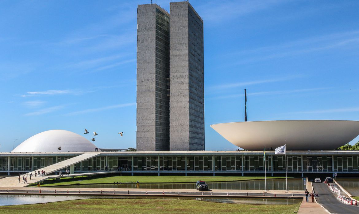 Reforma tributária e indicação de Zanin movimentam semana no Congresso