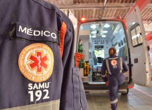 Motociclista fica gravemente ferido após bater moto contra poste elétrico em Juazeiro do Norte