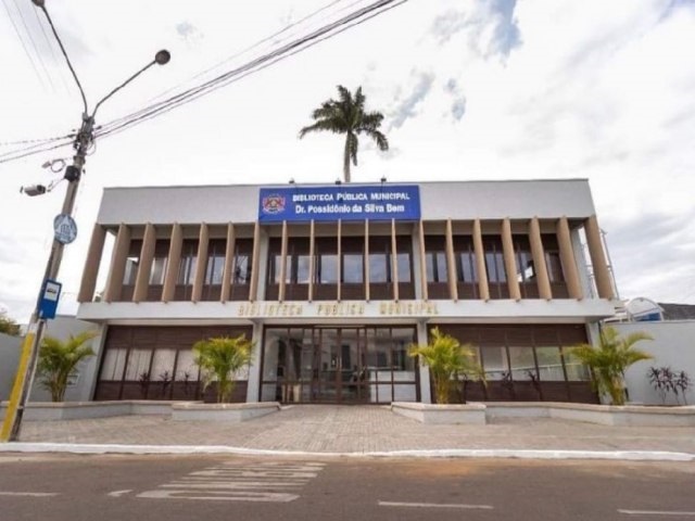 Biblioteca Pública Municipal recebe exposição sobre o Padre Cícero