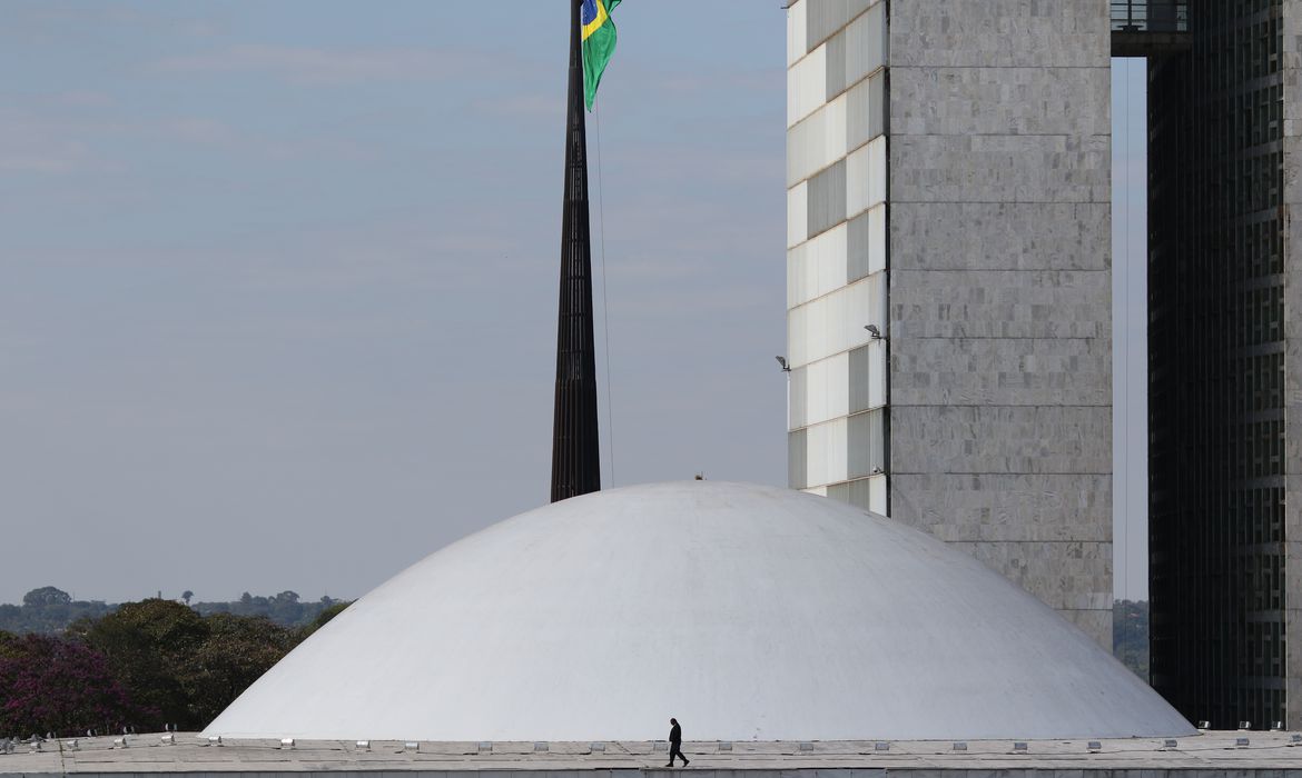 Senado aprova proposta que assegura recursos para atender calamidades