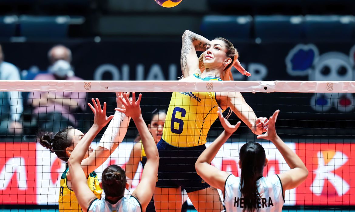 Brasil vence Argentina na estreia do pré-olímpico de vôlei feminino