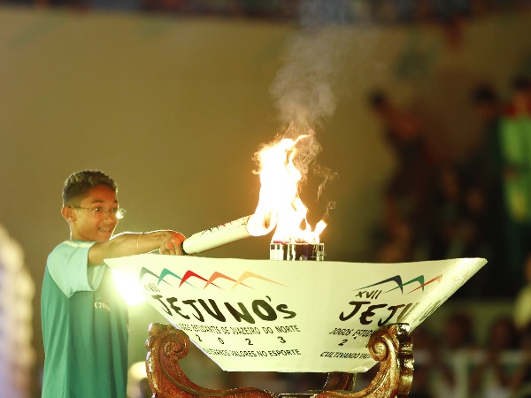 Mais de 5 mil pessoas lotam Ginásio Poliesportivo para a abertura dos JEJUNOs