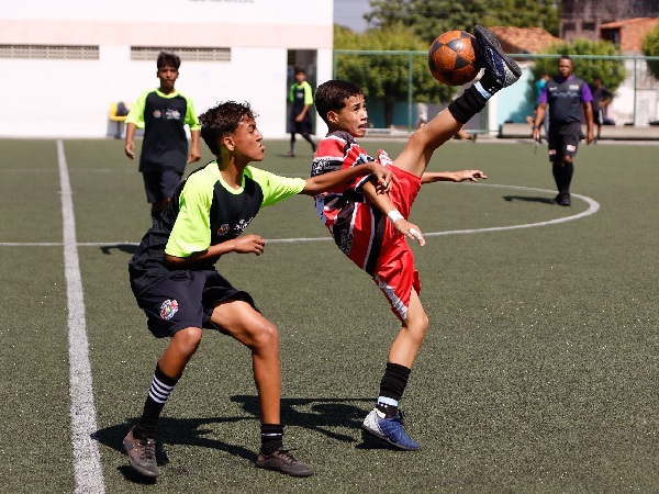 Primeiro dia de competições dos Jejunos movimenta comunidade escolar