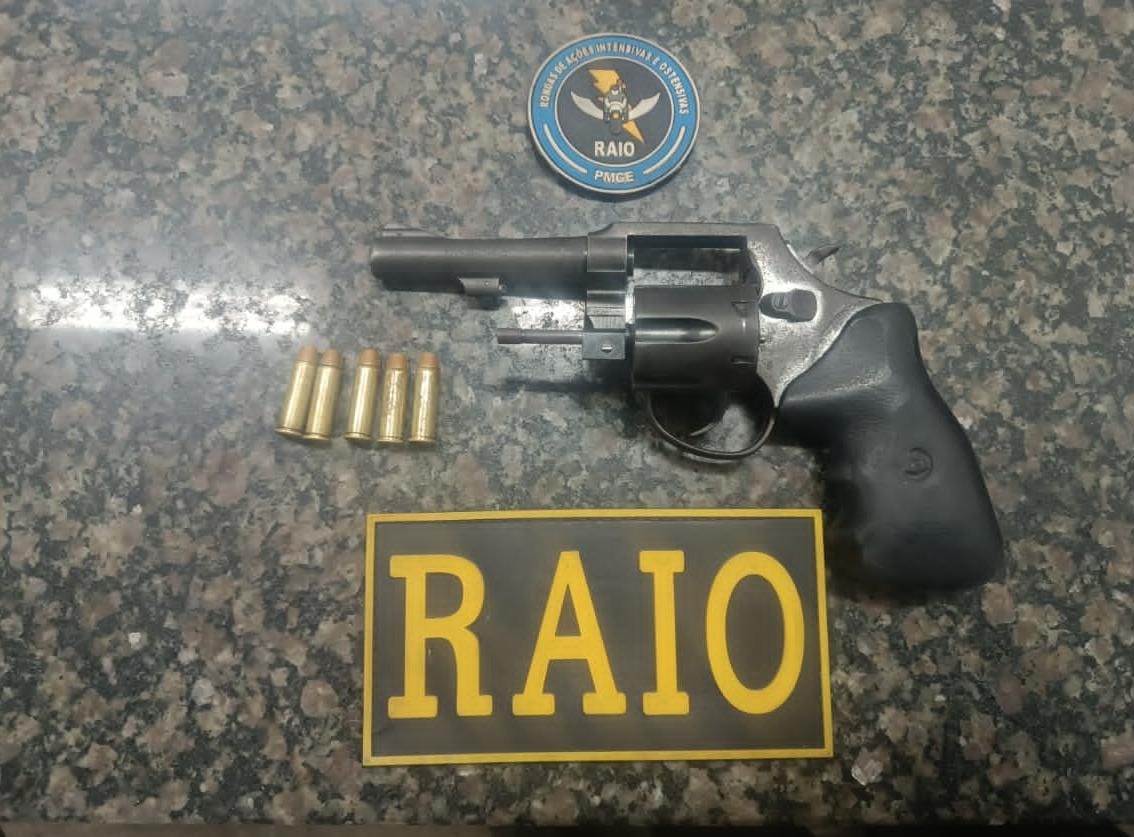 Polícia apreende revólver de uso permitido em Crato