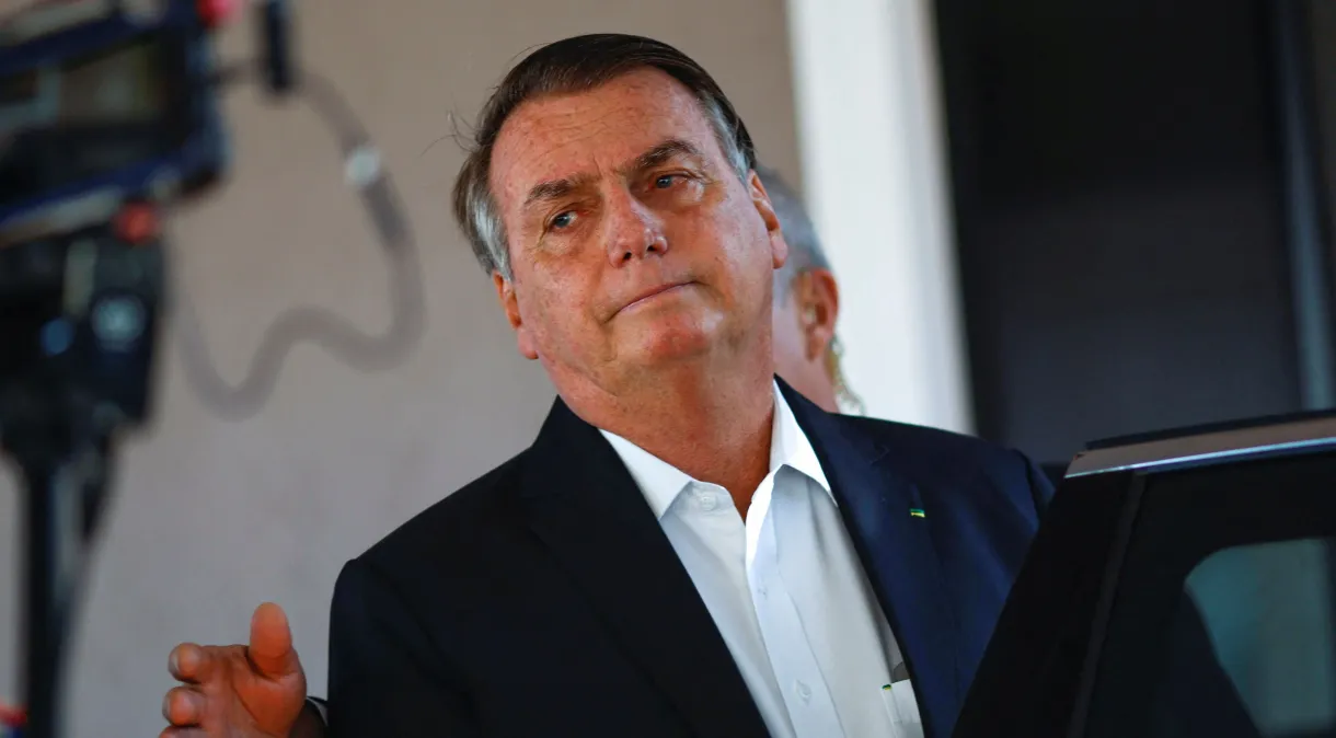 PF avalia novo depoimento de Bolsonaro sobre reunião com Forças Armadas.