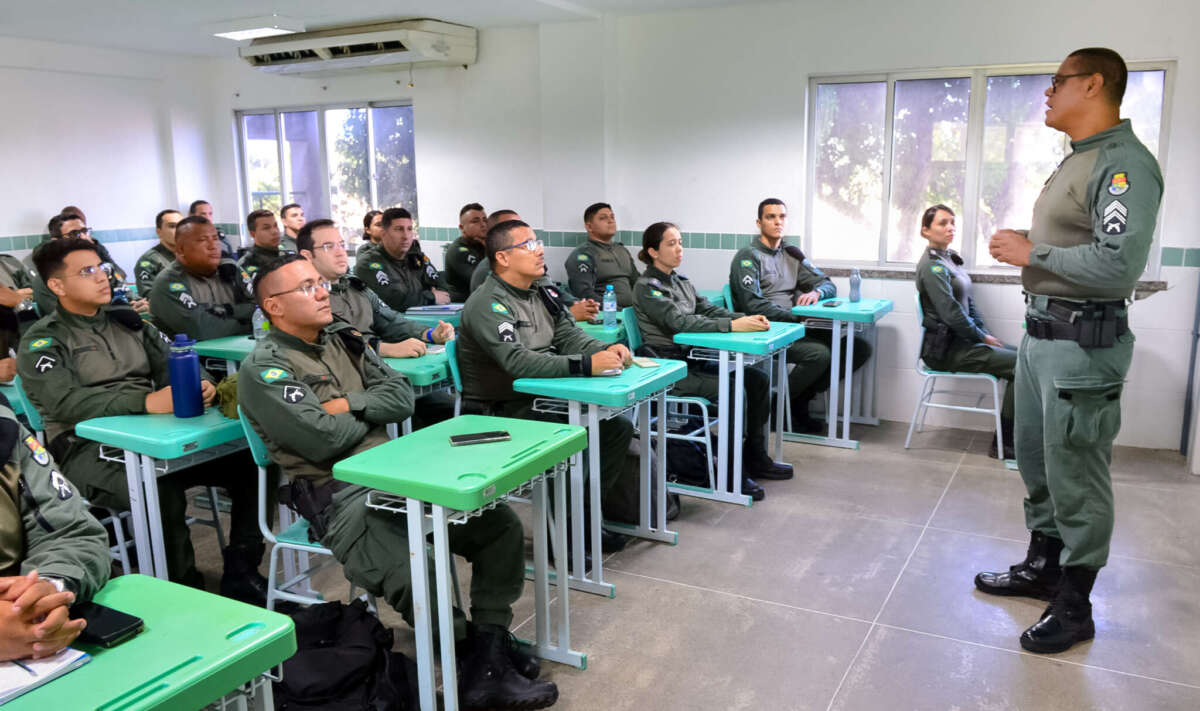 Curso de Policiamento Turístico é iniciado na Aesp com policiais militares.