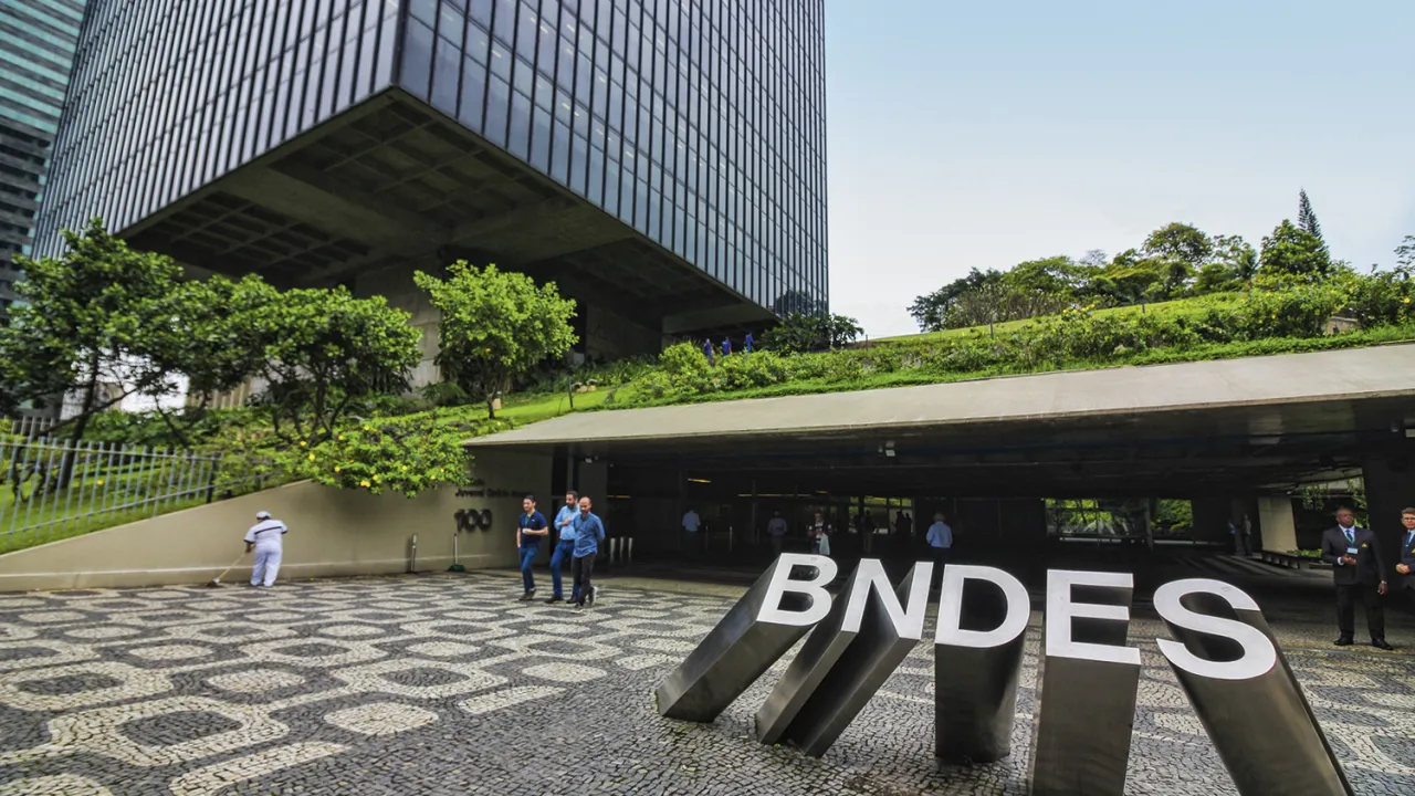 Ceará terá financiamento de R$ 2,3 bilhões do BNDES para obras nos próximos dois anos