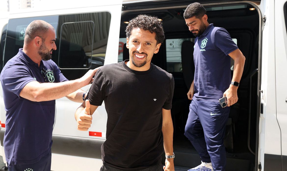 Marquinhos e Neymar se apresentam e completam seleção em Cuiabá