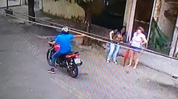 Assaltante atira em mãe e filha em Fortaleza; imagem é forte