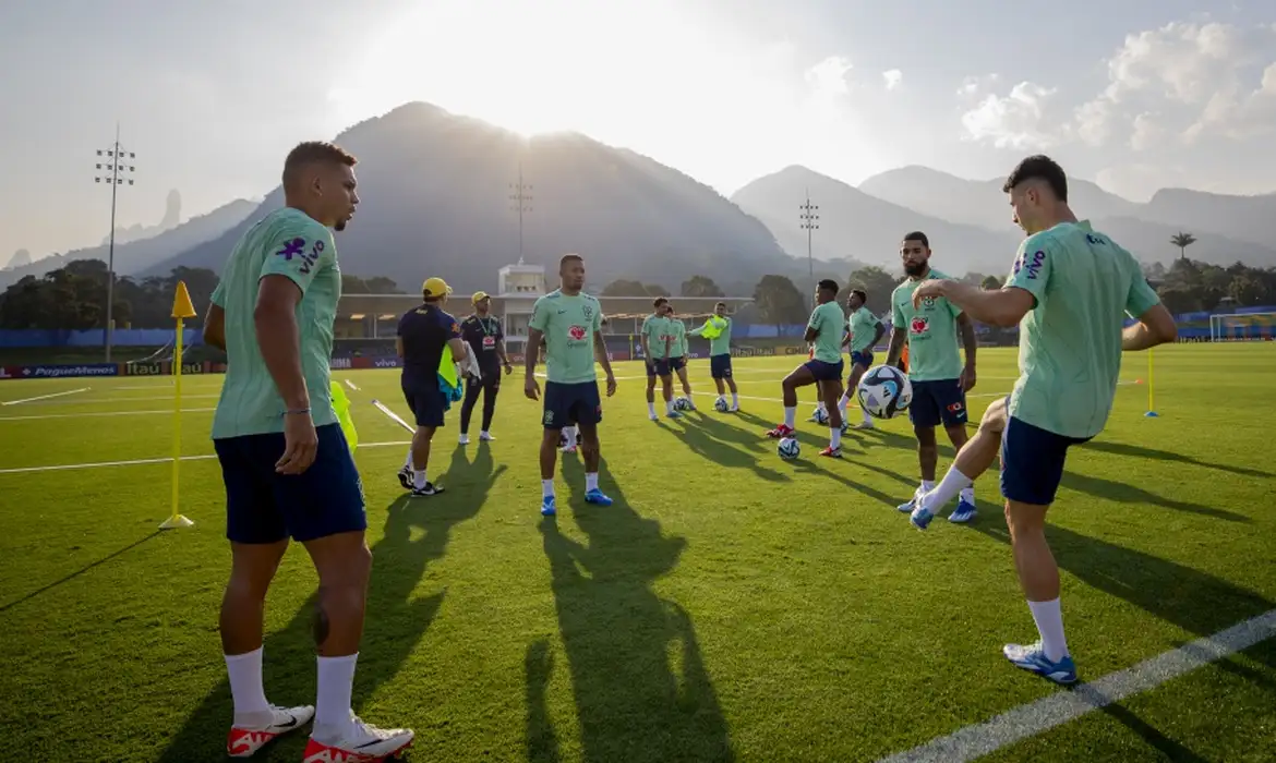 Eliminatórias: Diniz esboça equipe para jogo contra a Colômbia