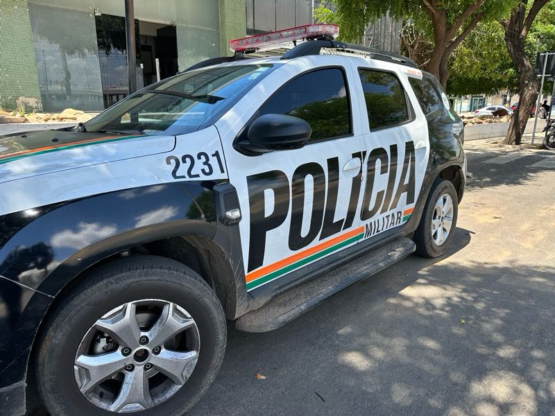 Homem descumpre medida protetiva e atira em policiais que o abordaram em Juazeiro