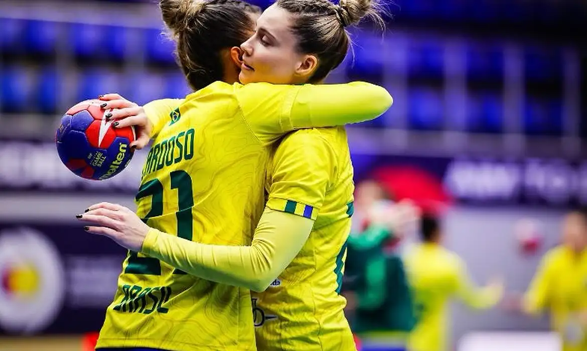 Handebol: Brasil bate Ucrânia com folga na estreia do Mundial Feminino