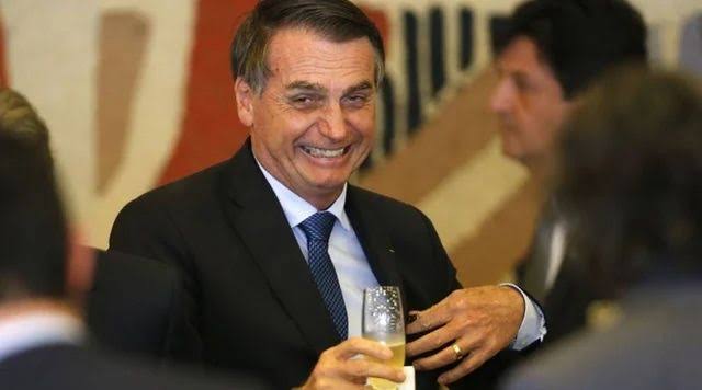 Ex-presidente Jair Bolsonaro ganha na loteria após bolão com membros do PL