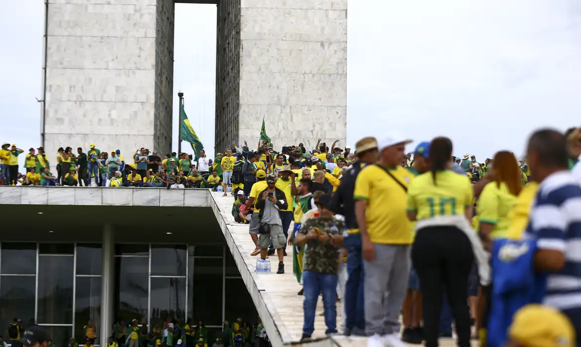 Polícia Federal cumpre mandados de prisão preventiva na Operação Lesa Pátria