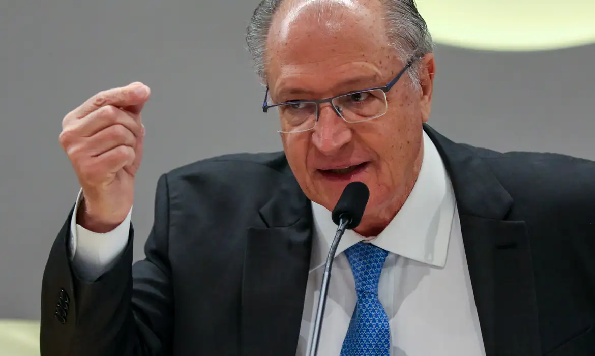 Alckmin projeta crescimento de 12% com reforma tributária