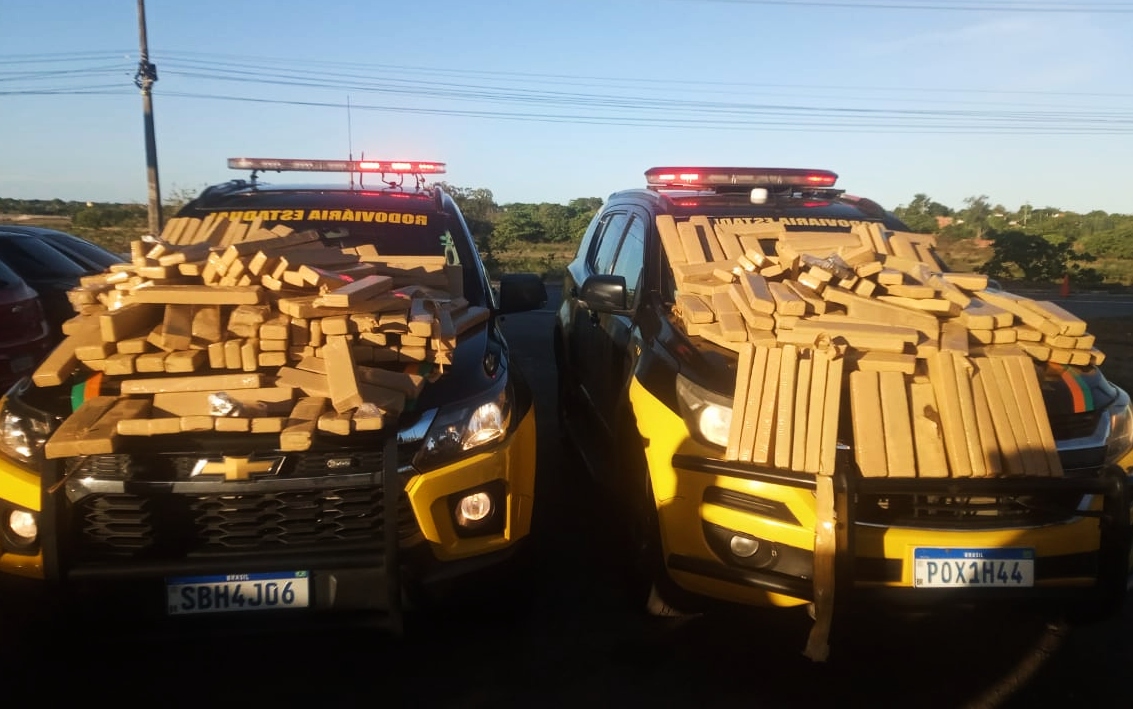 PMCE apreende 355 tabletes de maconha em veículo na CE-350 em Cascavel