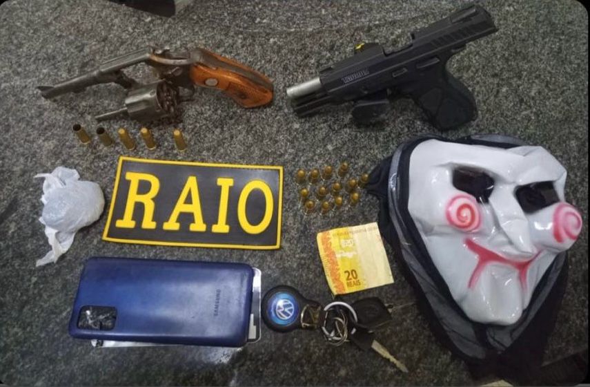 Polícia Militar prende trio em posse de duas armas de fogo no município de Iguatu