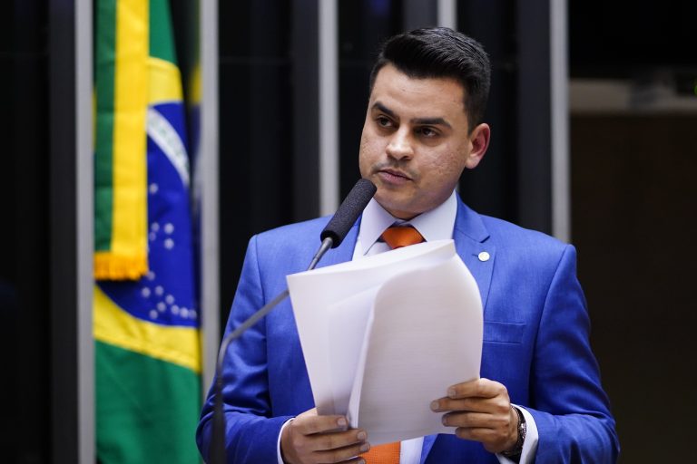 Deputado Yury do Paredão propõe punição para estabelecimentos que facilitarem turismo sexual