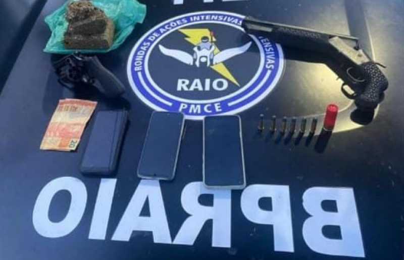 BPRAIO prende dupla em flagrante com armas e drogas em Juazeiro do Norte