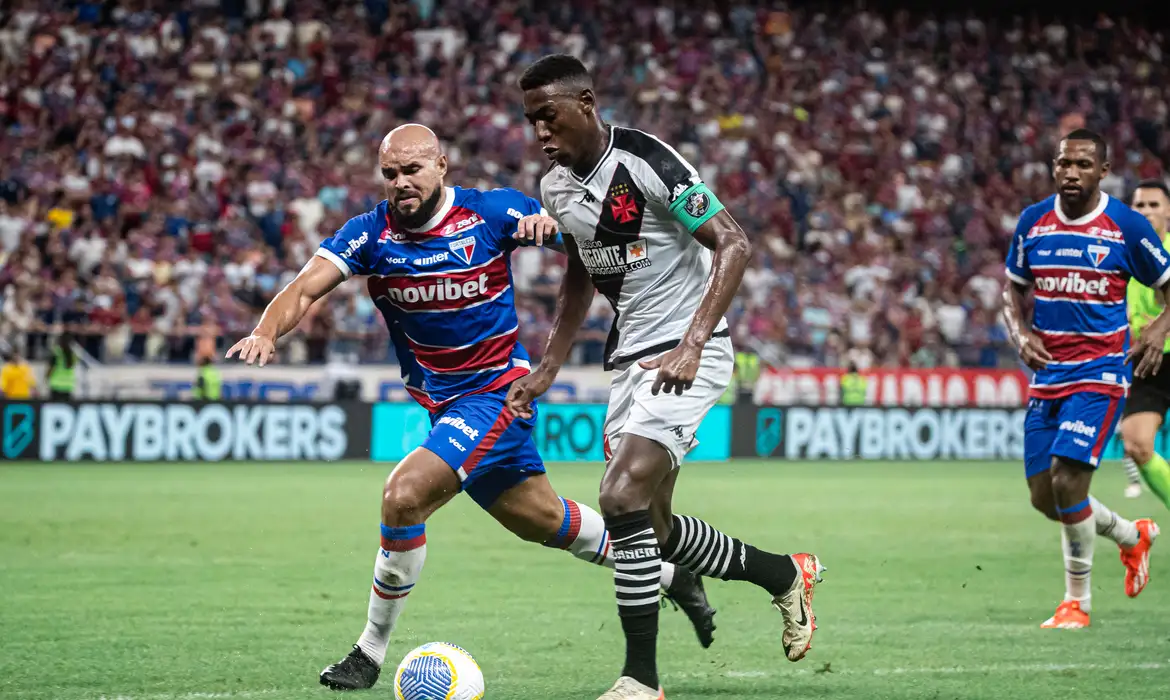 Copa do Brasil: Vasco e Fortaleza duelam por vaga nas oitavas