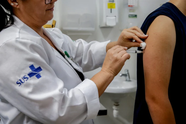 Ceará terá “Dia D” para vacinação contra hepatite neste sábado
