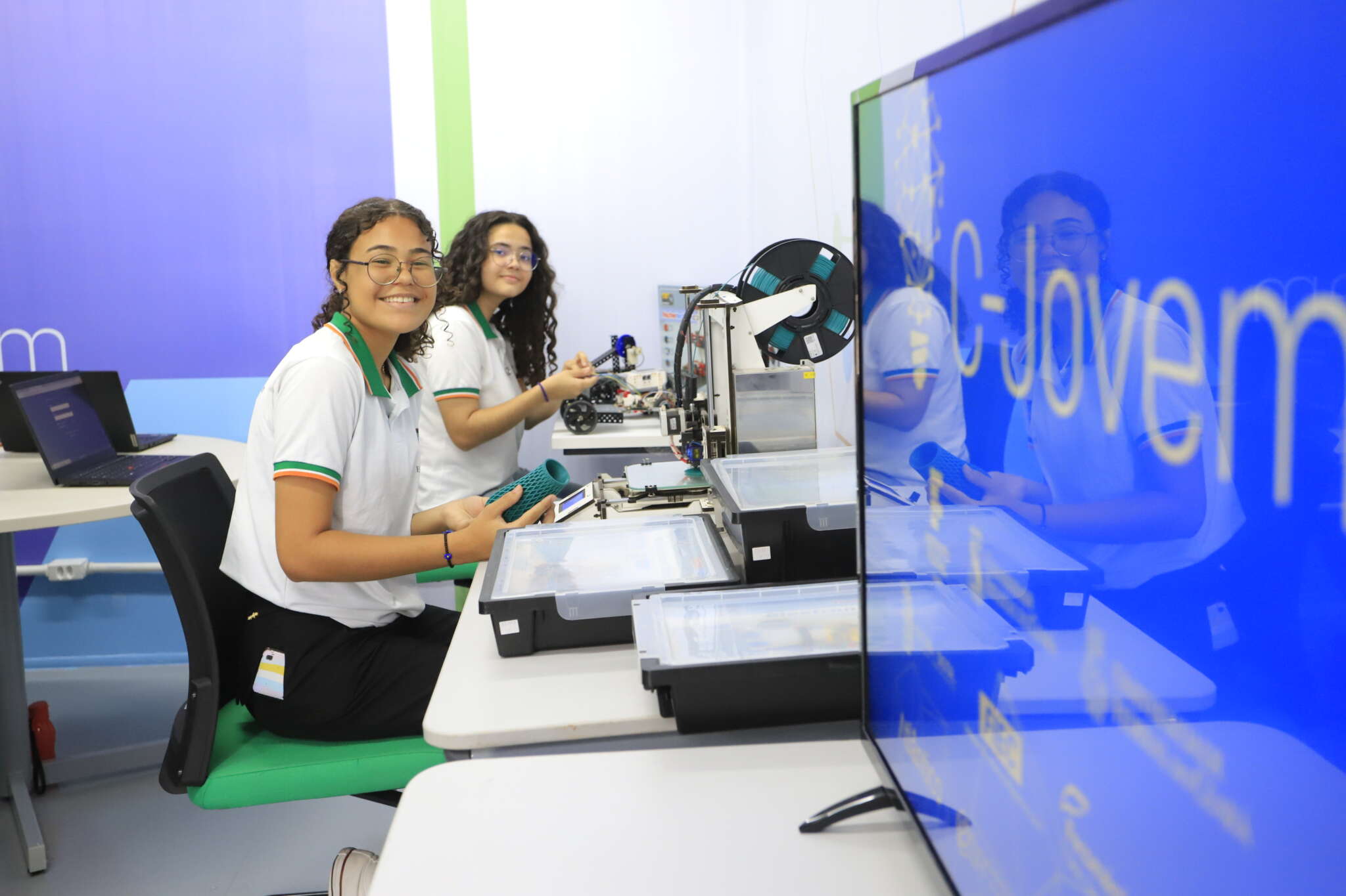 Ceará inicia capacitação de 7.400 jovens em tecnologia