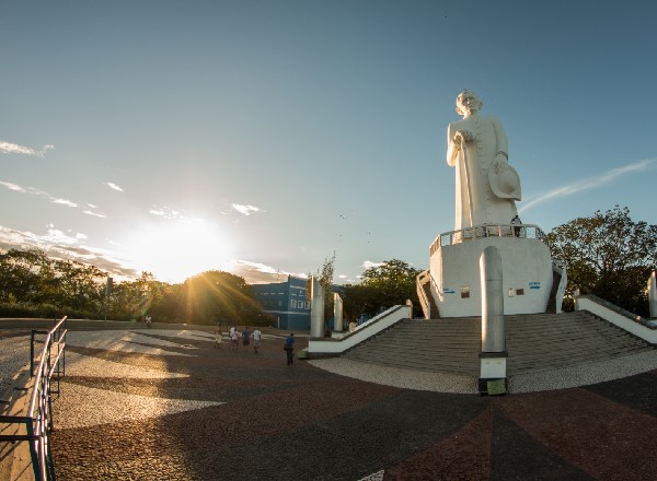 Romeiros fecham o ano em Juazeiro do Norte com gratidão ao Padre Cícero