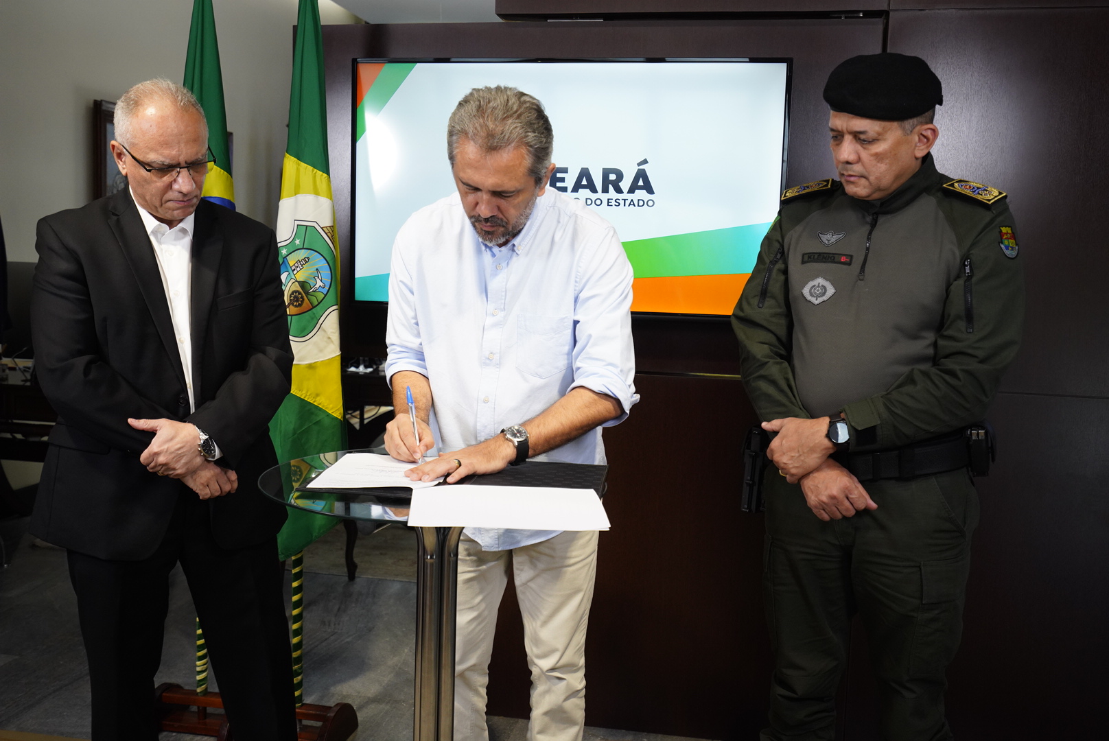 Elmano anuncia reforço de quase 2.700 policiais e peritos para as forças de segurança do Ceará