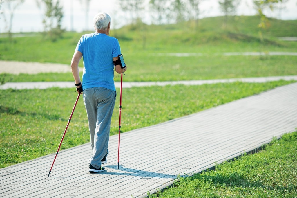 Estudo mostra benefícios de exercícios físicos em idosos com câncer