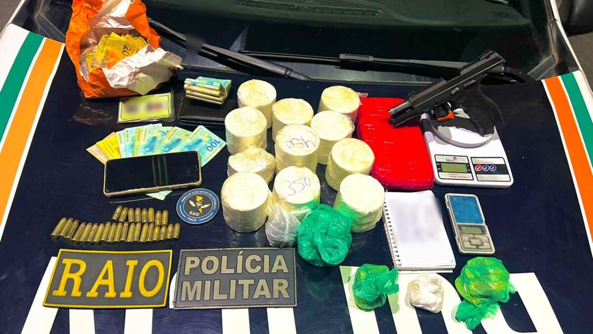 Dupla é presa com mais de 5kg de drogas e arma em Barbalha