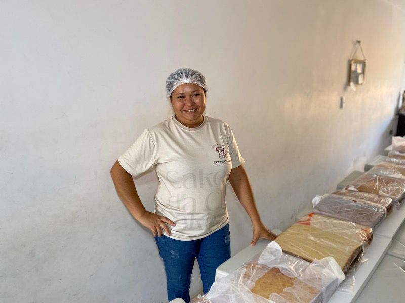 Confeiteira dedica quase uma semana para preparar 200 kg do bolo de aniversário do Crato